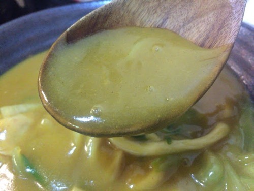 松阪市　カレーうどんのスープ